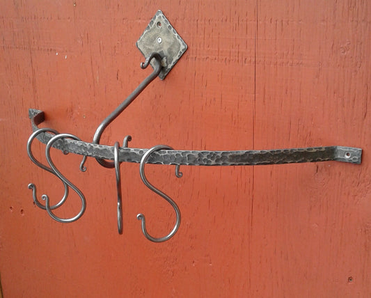 26" Curved Hanging Rack