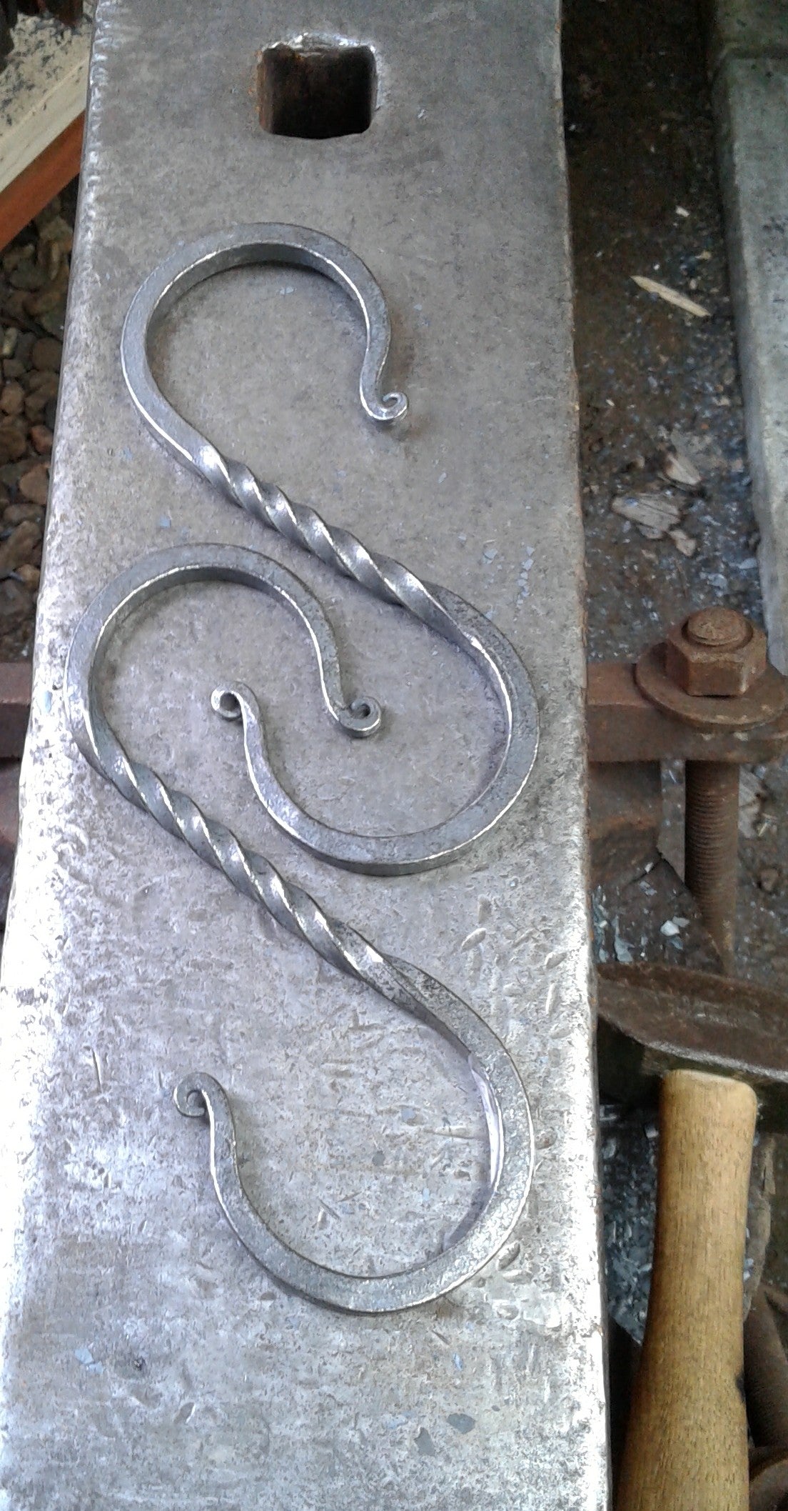 S-Hook Twisted 1