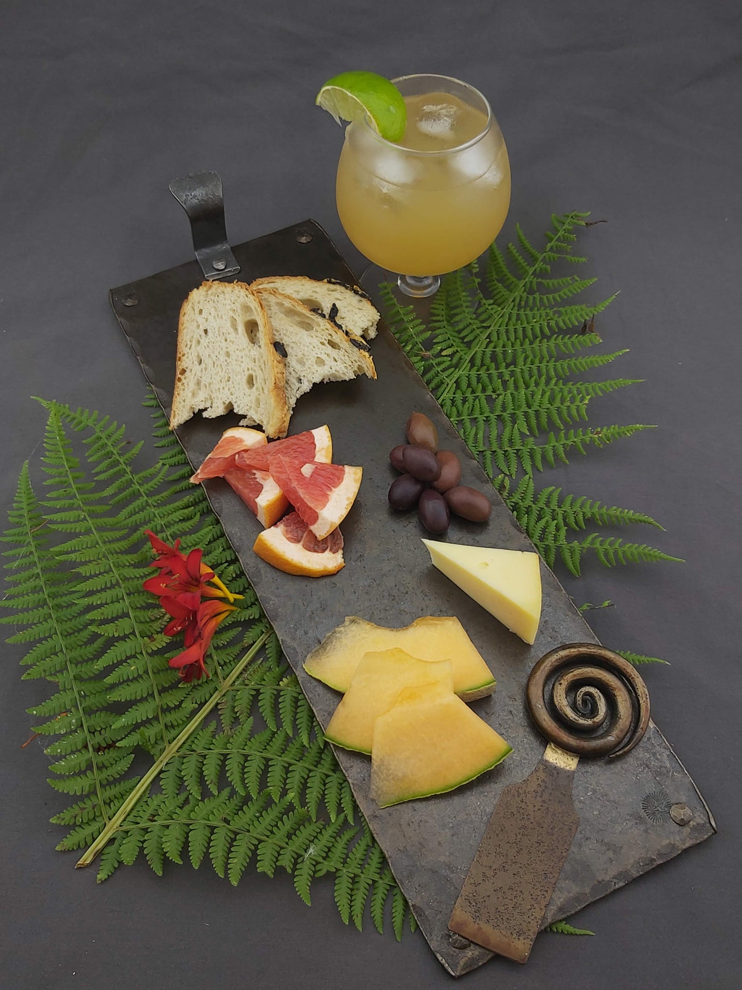 Sawblade Cheese Knife 1