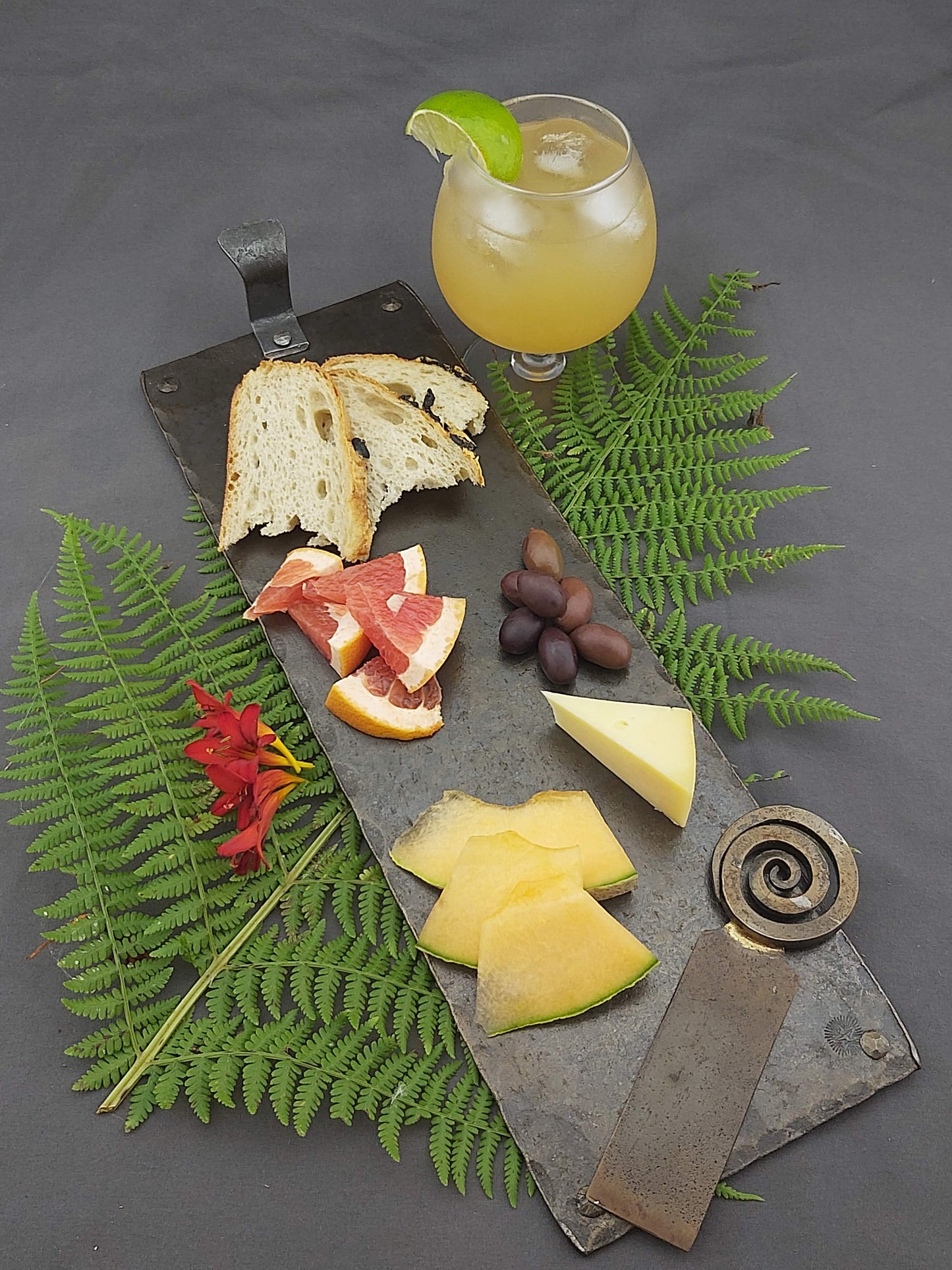 Sawblade Cheese Knife 2