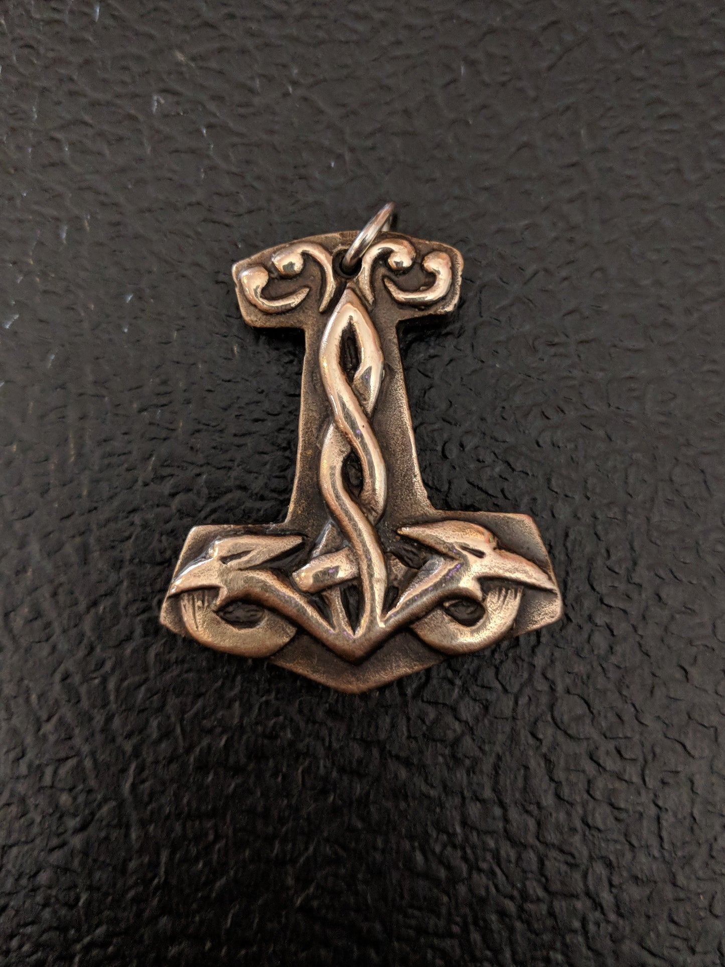 Hammer pendant