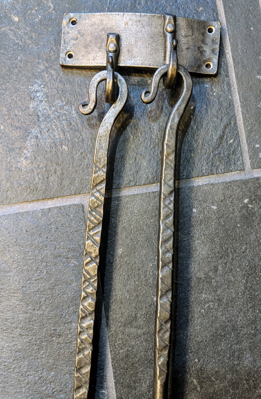 Fireplace 2 piece set with wall hanger